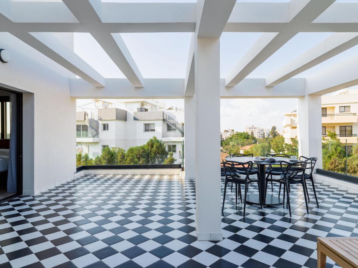 Liv The City Suites Adults Only Lárnaca Exterior foto