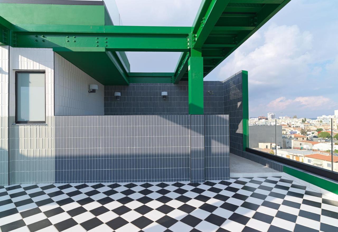 Liv The City Suites Adults Only Lárnaca Exterior foto