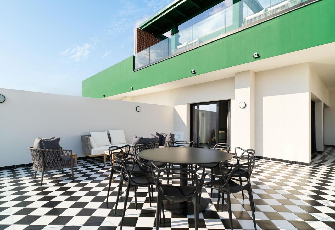 Liv The City Suites Adults Only Lárnaca Exterior foto