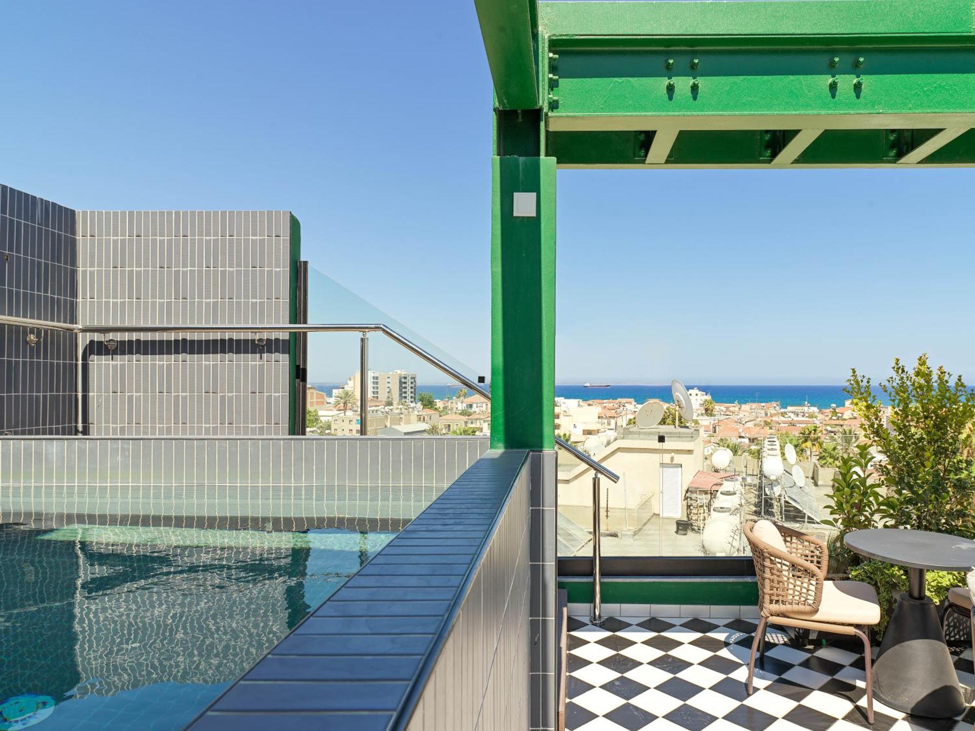 Liv The City Suites Adults Only Lárnaca Exterior foto
